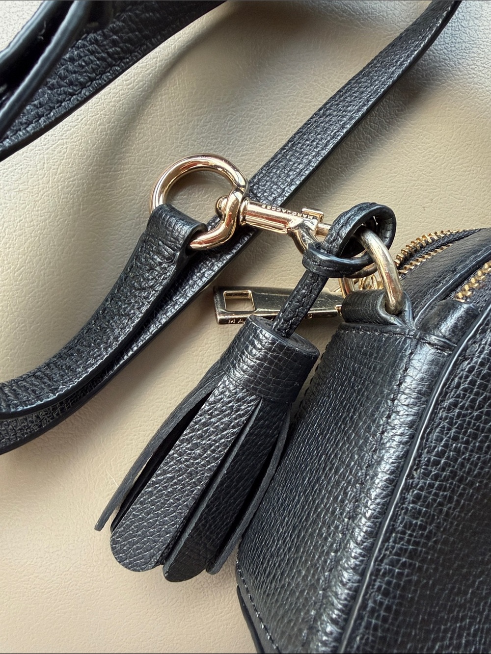 Marc Jacobs Black Pebbled Leather Camera Crossbody with Double-J Logo - Picture 4 of 9